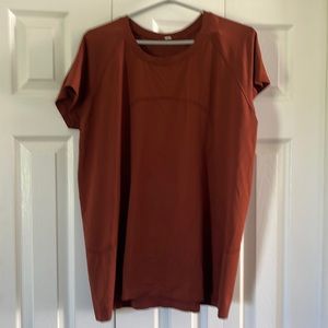 lululemon athletica Short Sleeve Tee in Rust